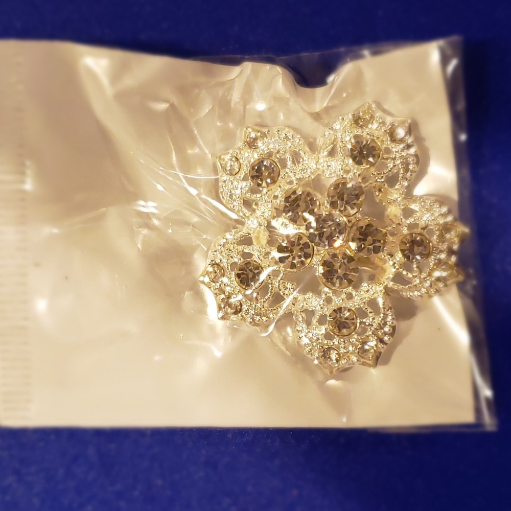 Floral shaped silver brooch - Picture 6 of 6